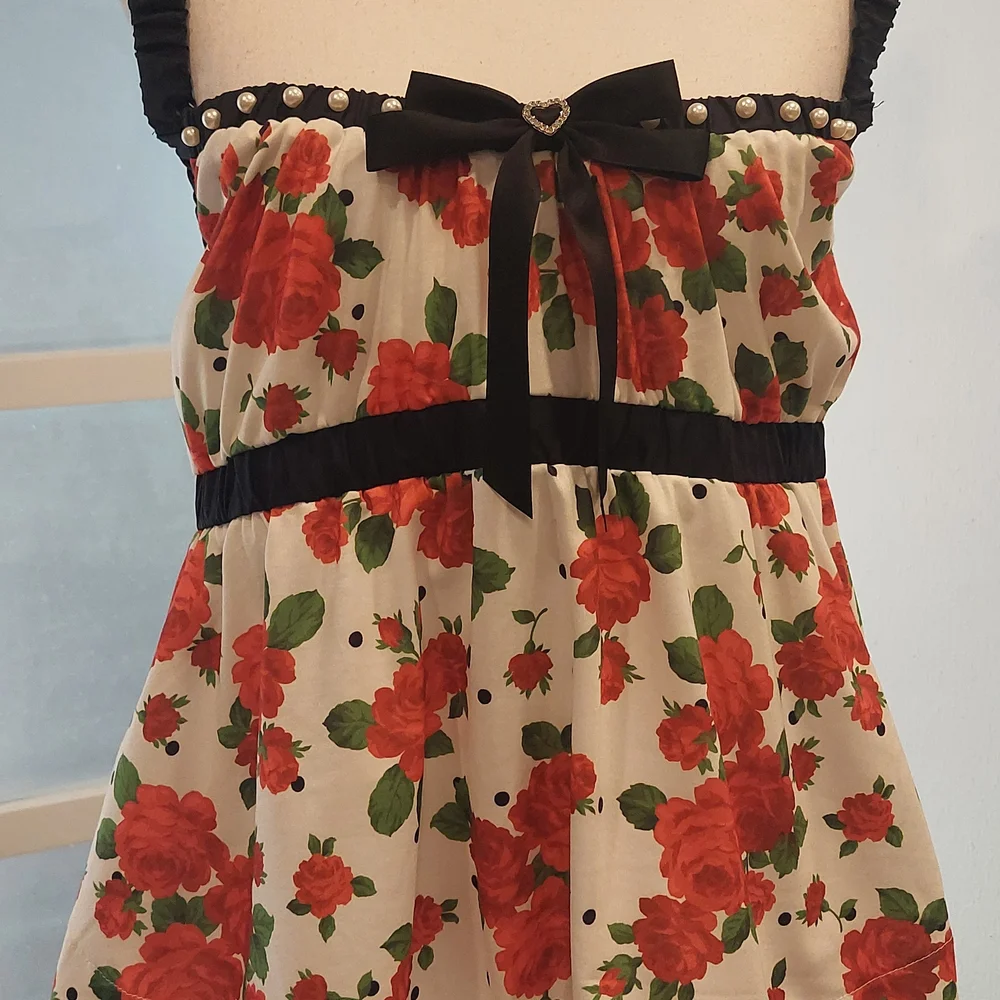 Chic Floral Women's Blouse with Black Accents - Picture 1 of 8